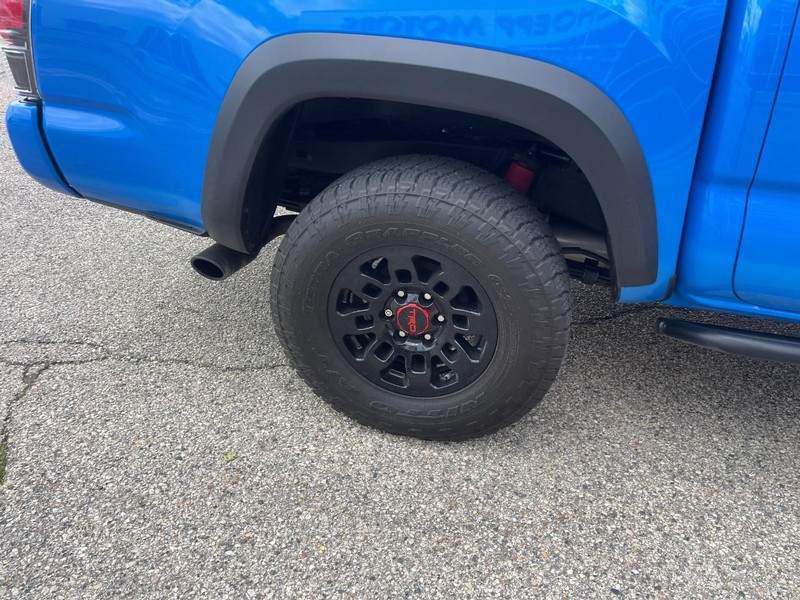 Toyota Tacoma 4WD Vehicle Image 09