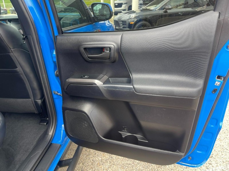 Toyota Tacoma 4WD Vehicle Image 19