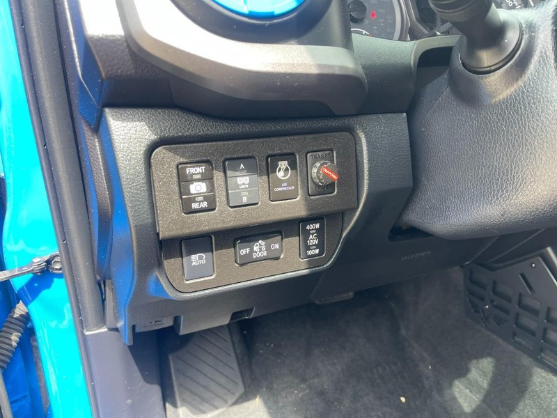 Toyota Tacoma 4WD Vehicle Image 23