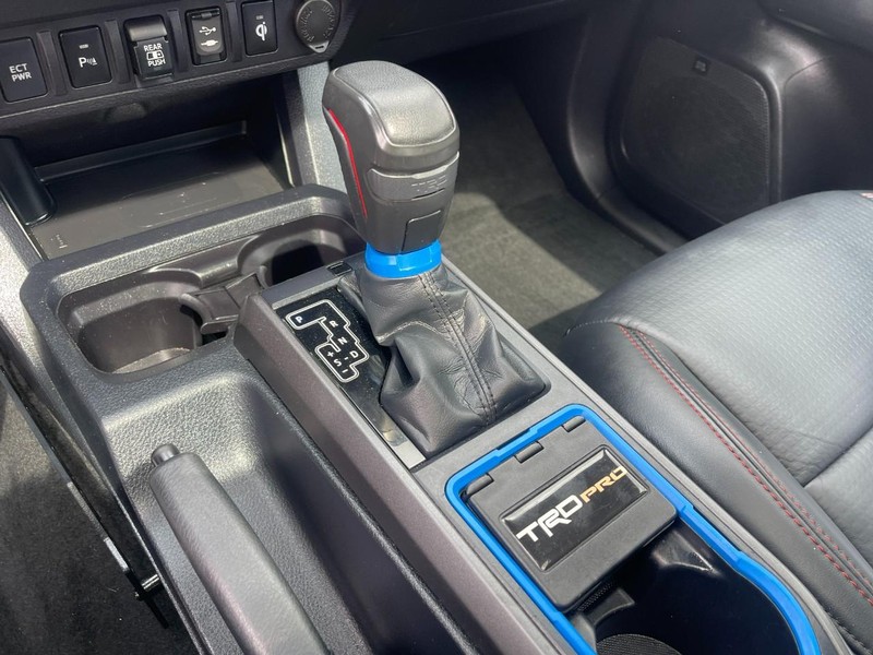 Toyota Tacoma 4WD Vehicle Image 25
