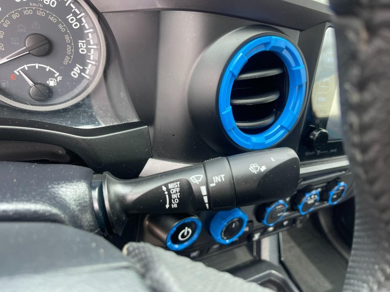 Toyota Tacoma 4WD Vehicle Image 33