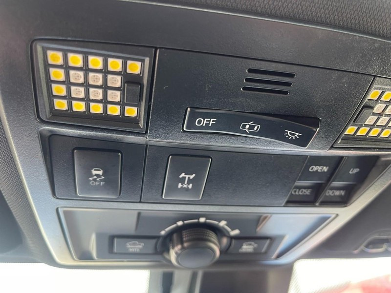 Toyota Tacoma 4WD Vehicle Image 35