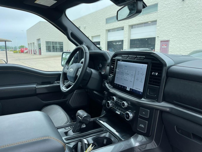 Ford F-150 Vehicle Image 02