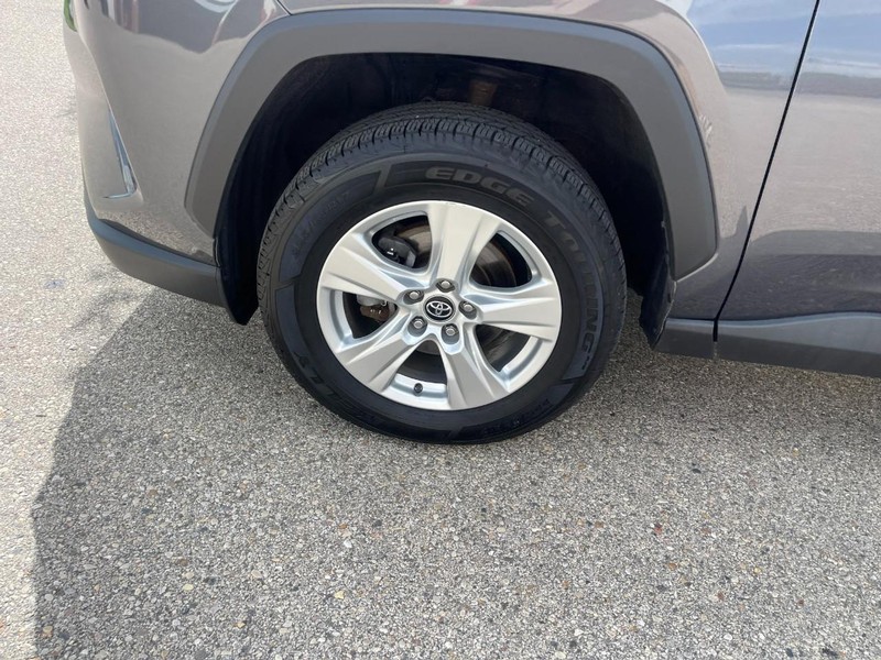 Toyota RAV4 Hybrid Vehicle Image 06