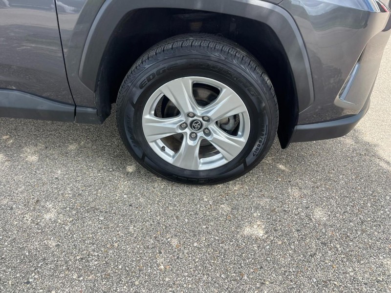 Toyota RAV4 Hybrid Vehicle Image 07