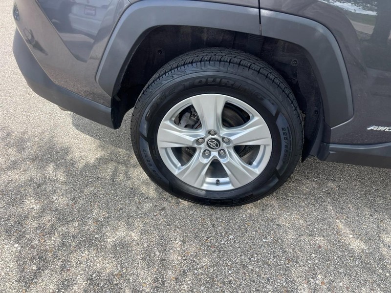 Toyota RAV4 Hybrid Vehicle Image 08