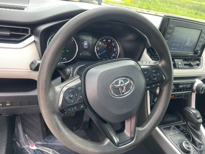 Toyota RAV4 Hybrid Vehicle Image 23