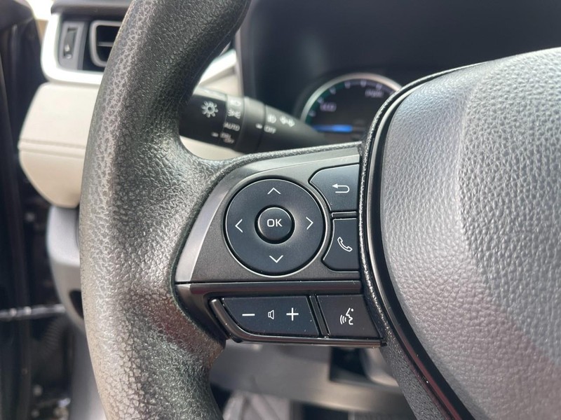 Toyota RAV4 Hybrid Vehicle Image 24