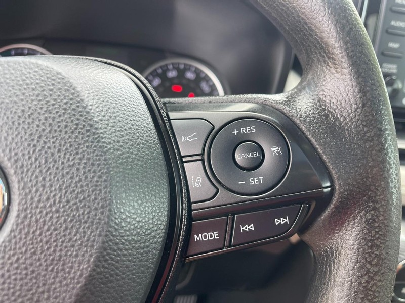 Toyota RAV4 Hybrid Vehicle Image 25