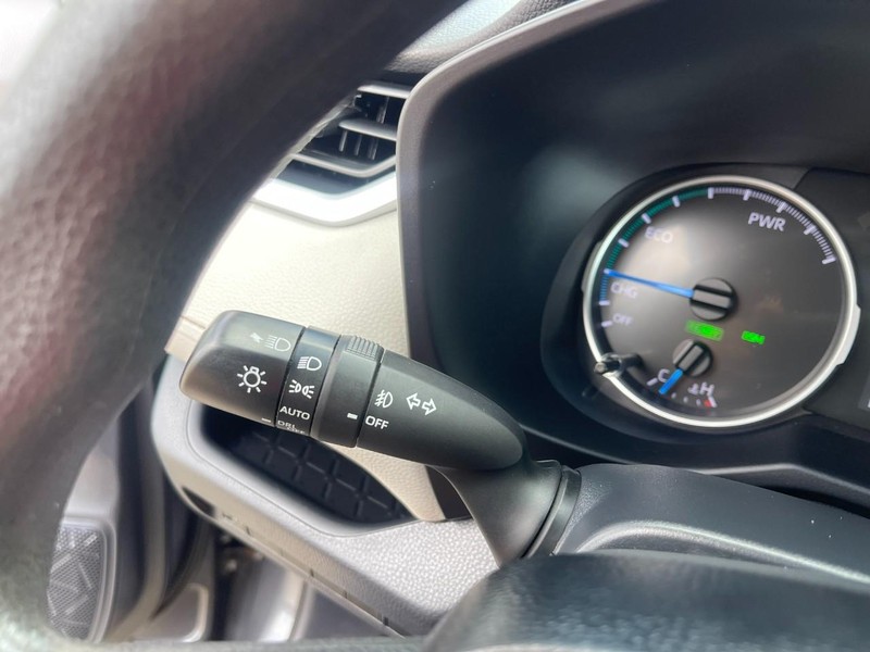 Toyota RAV4 Hybrid Vehicle Image 26
