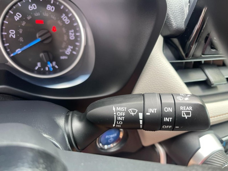Toyota RAV4 Hybrid Vehicle Image 27
