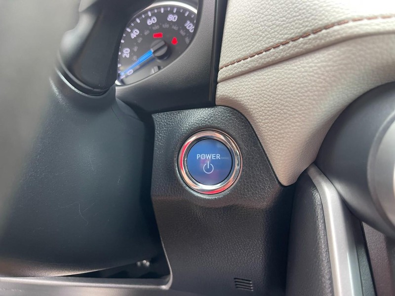 Toyota RAV4 Hybrid Vehicle Image 28