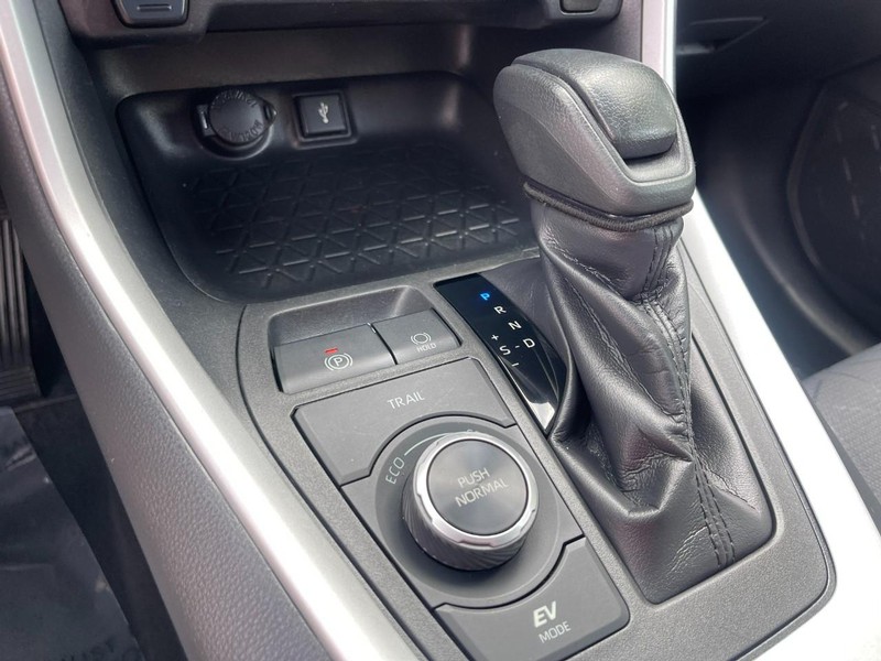 Toyota RAV4 Hybrid Vehicle Image 29