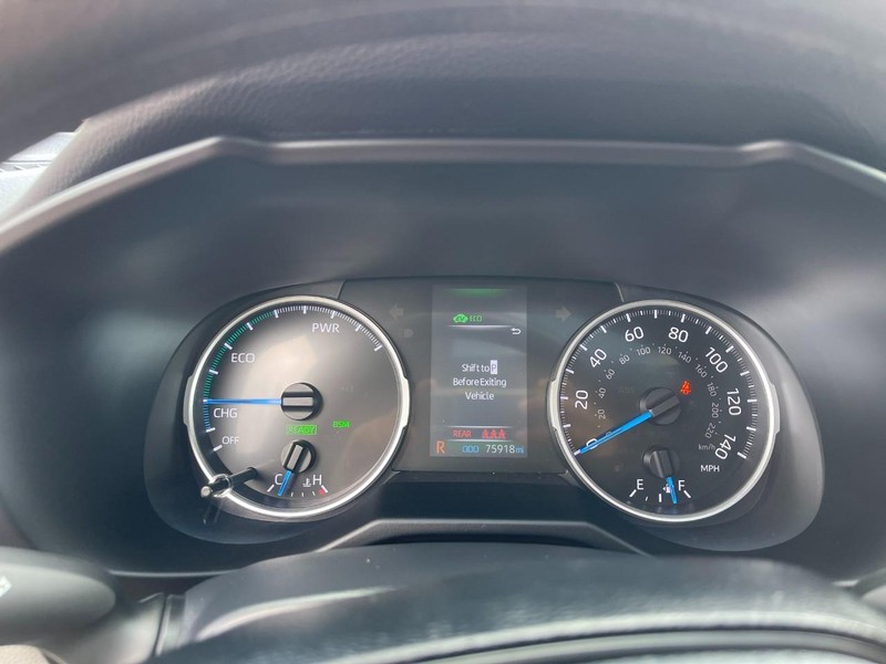 Toyota RAV4 Hybrid Vehicle Image 32