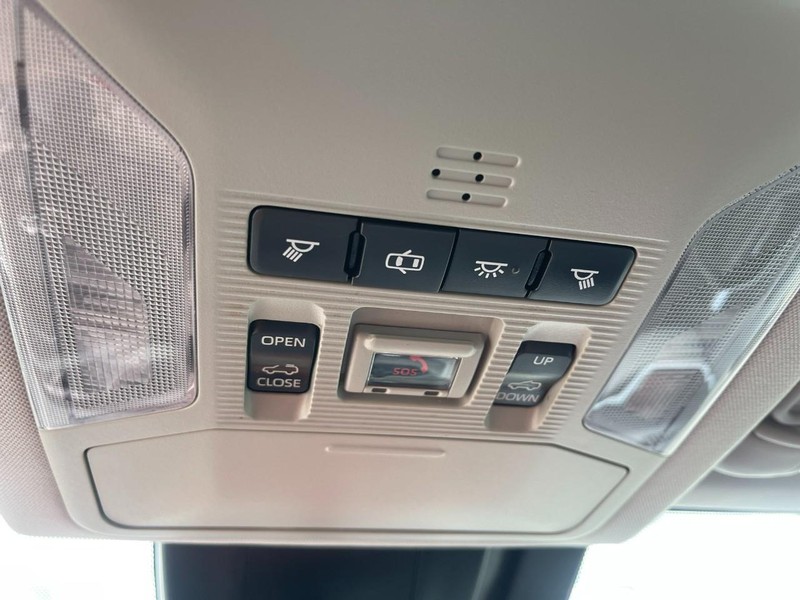 Toyota RAV4 Hybrid Vehicle Image 33