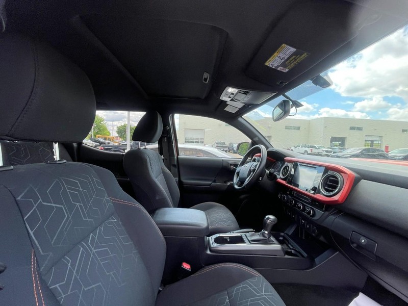 Toyota Tacoma Vehicle Image 03