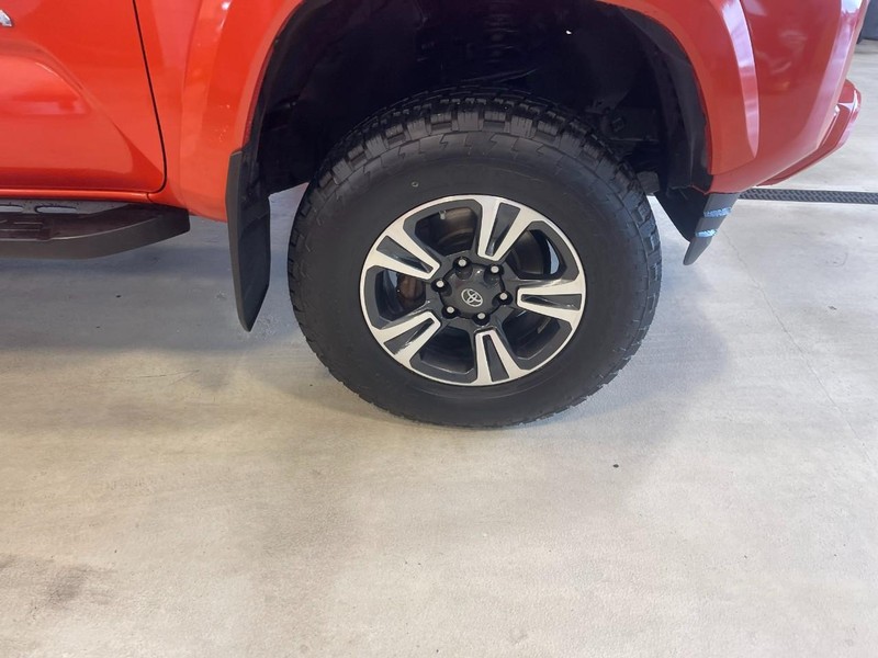 Toyota Tacoma Vehicle Image 07