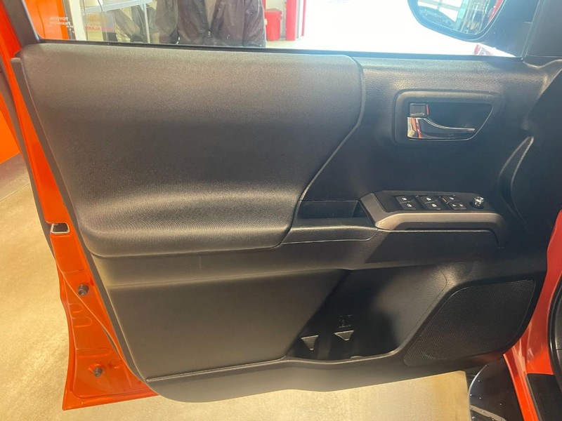 Toyota Tacoma Vehicle Image 19