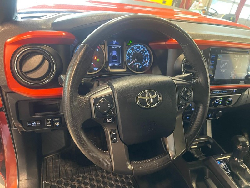Toyota Tacoma Vehicle Image 21