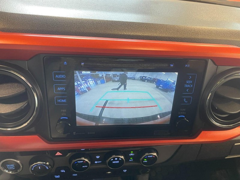 Toyota Tacoma Vehicle Image 32