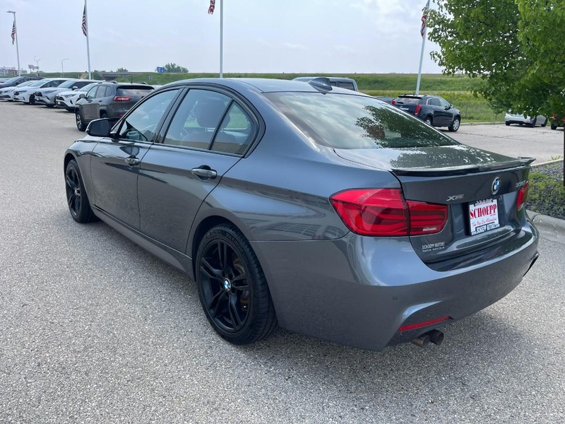 BMW 3 Series Vehicle Image 04