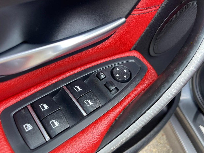 BMW 3 Series Vehicle Image 20