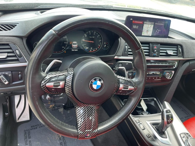 BMW 3 Series Vehicle Image 22