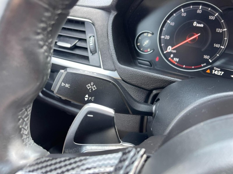 BMW 3 Series Vehicle Image 25