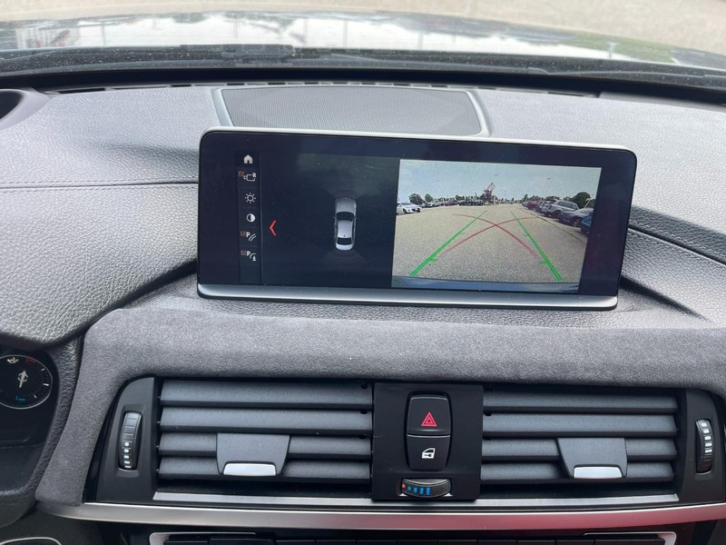 BMW 3 Series Vehicle Image 30
