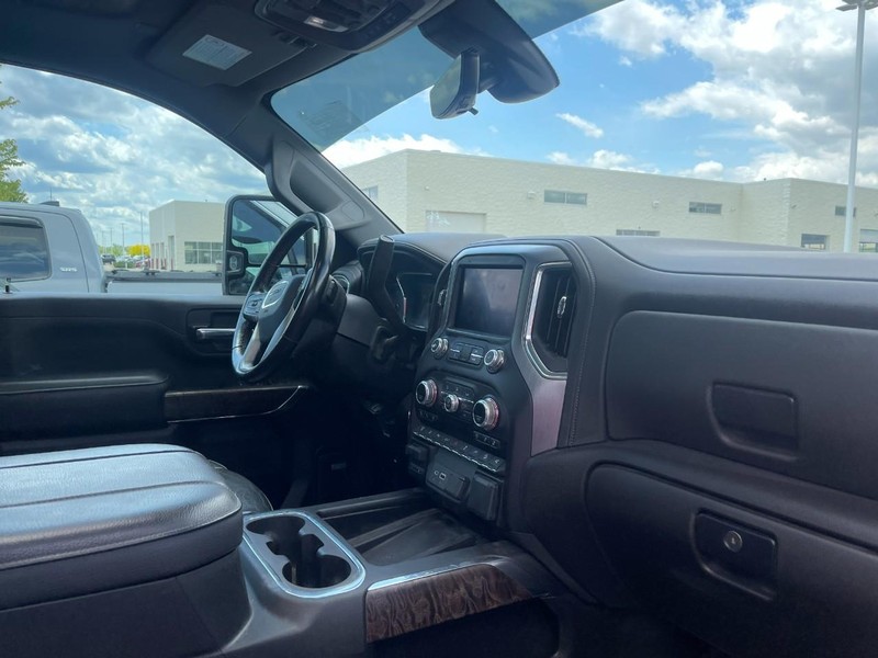 GMC Sierra 2500HD Vehicle Image 02