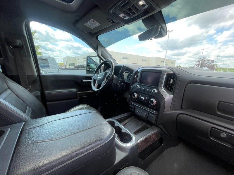 GMC Sierra 2500HD Vehicle Image 05