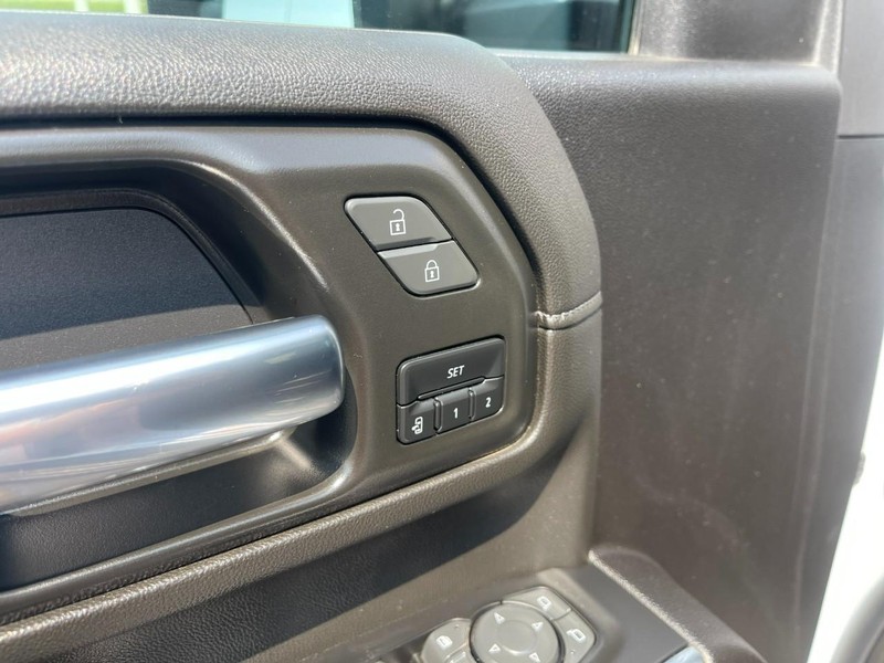 GMC Sierra 2500HD Vehicle Image 27