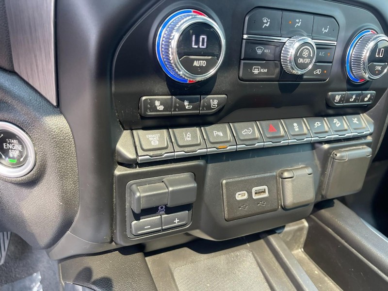 GMC Sierra 2500HD Vehicle Image 39