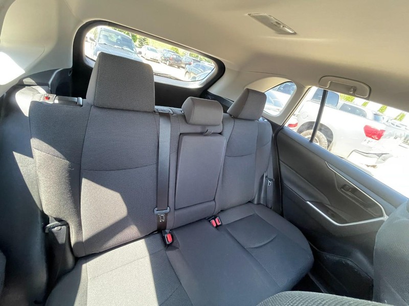 Toyota RAV4 Hybrid Vehicle Image 05