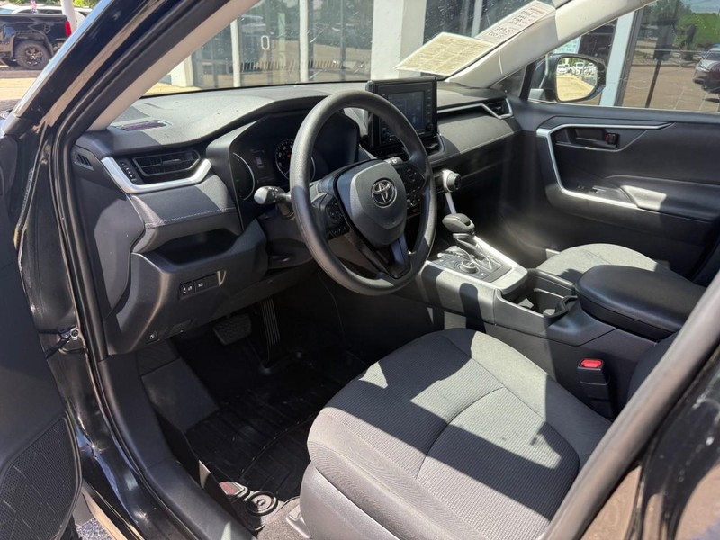 Toyota RAV4 Hybrid Vehicle Image 10