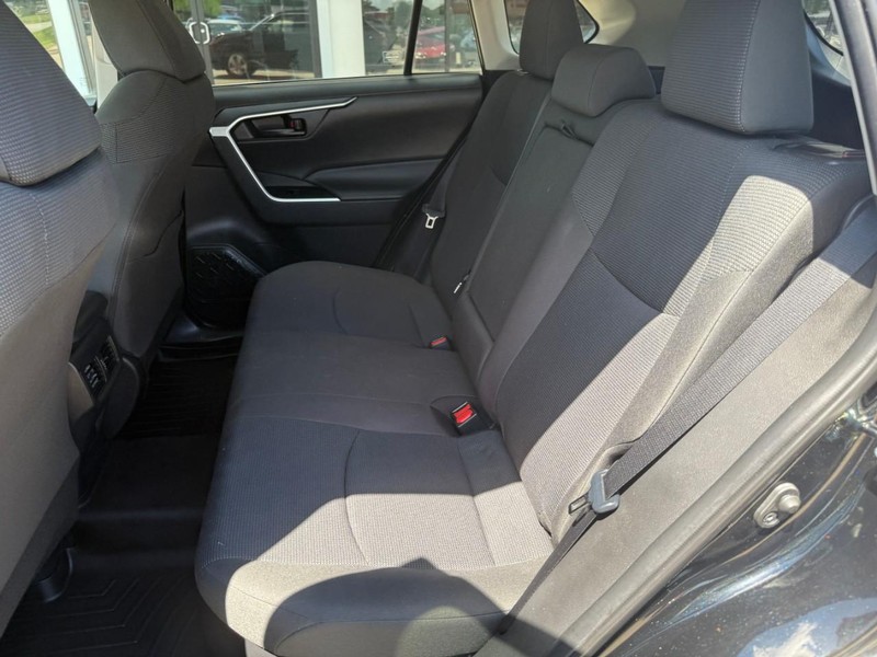 Toyota RAV4 Hybrid Vehicle Image 11