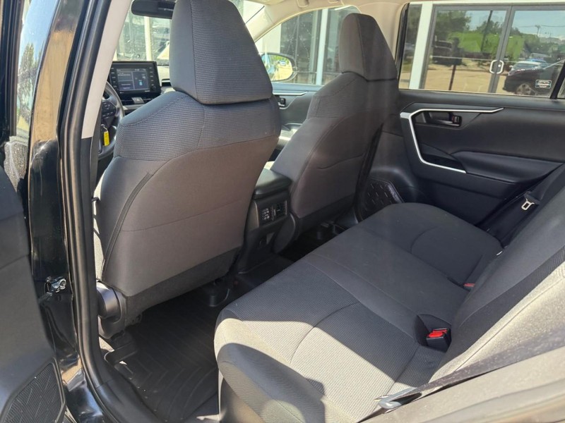 Toyota RAV4 Hybrid Vehicle Image 12