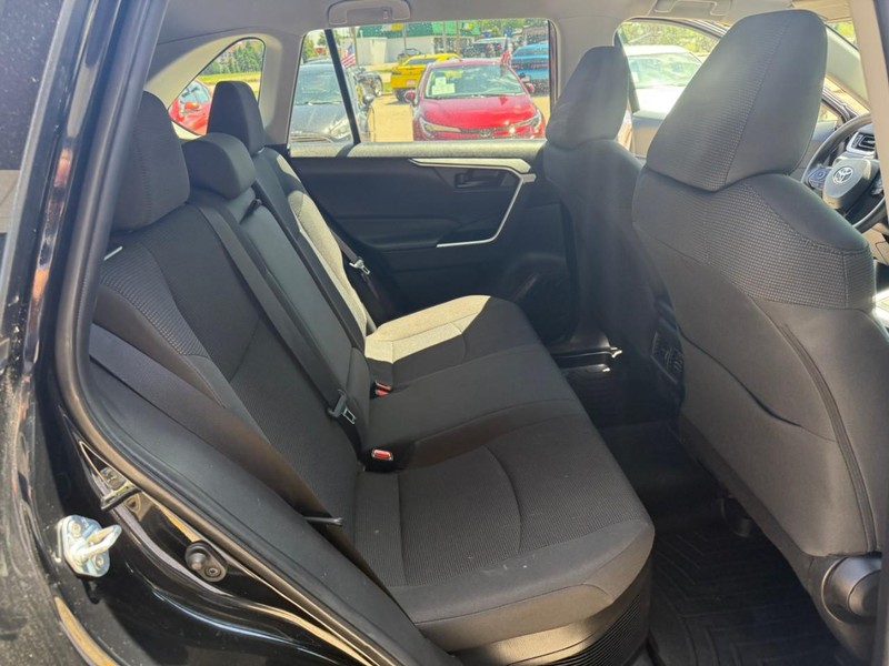 Toyota RAV4 Hybrid Vehicle Image 14