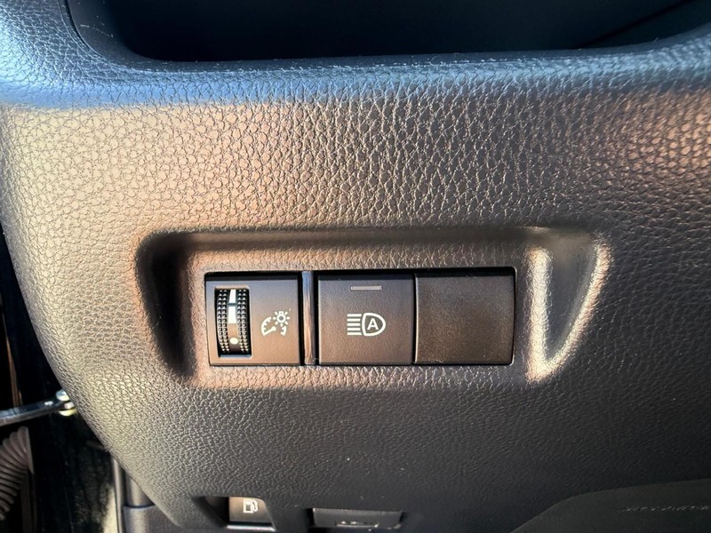 Toyota RAV4 Hybrid Vehicle Image 18
