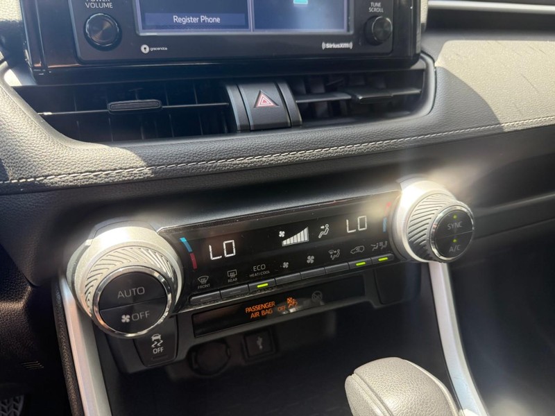 Toyota RAV4 Hybrid Vehicle Image 25