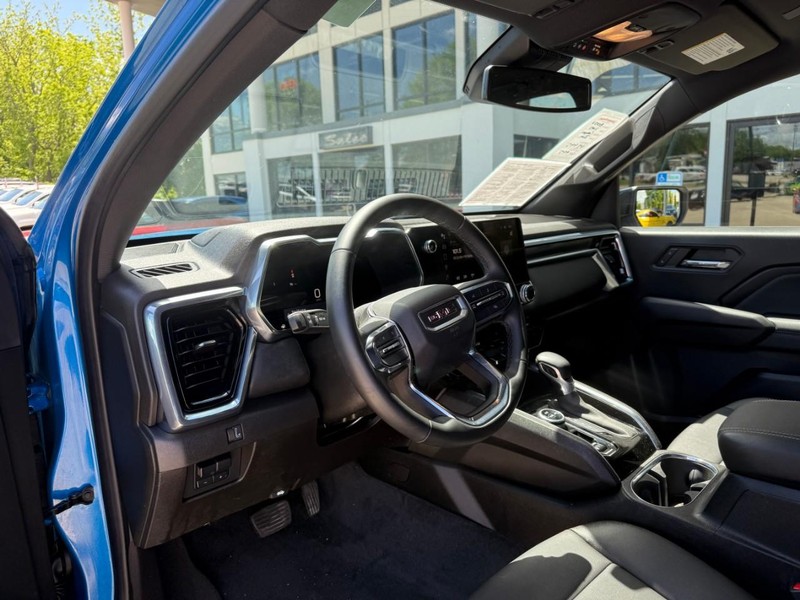 GMC Canyon Vehicle Image 10