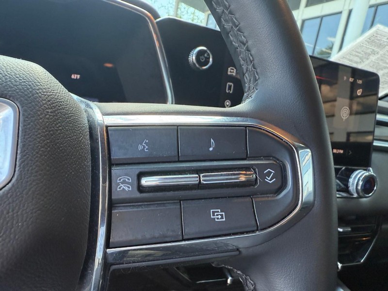 GMC Canyon Vehicle Image 18