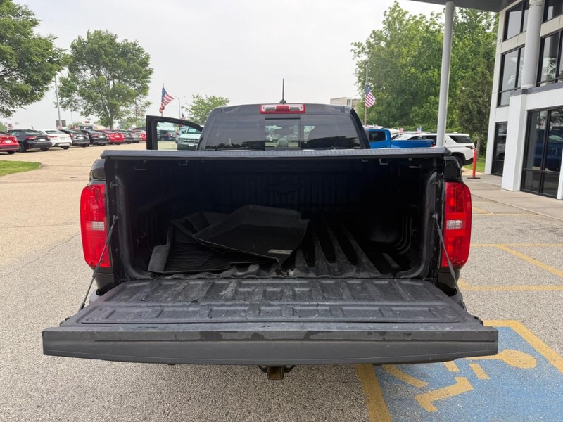 Chevrolet Colorado Vehicle Image 13