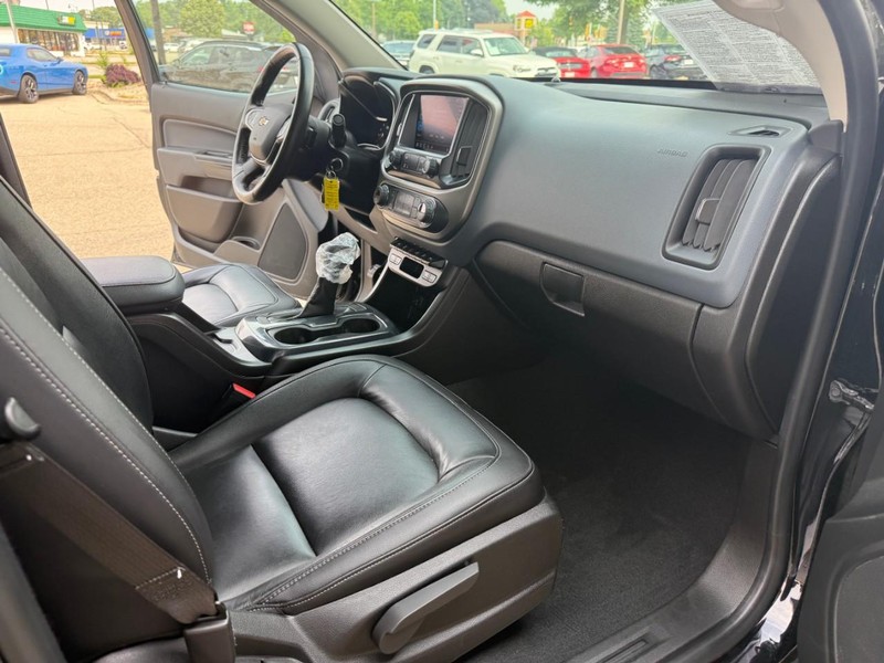 Chevrolet Colorado Vehicle Image 17