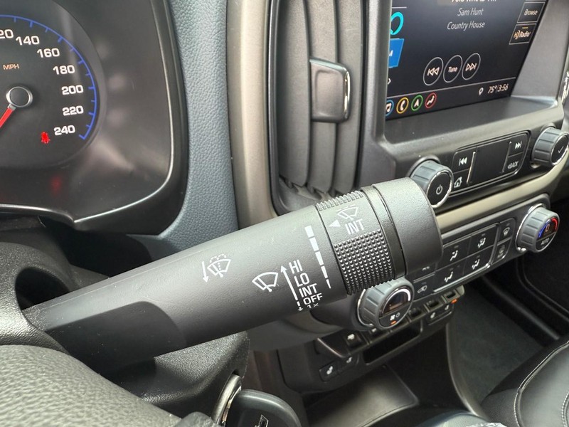 Chevrolet Colorado Vehicle Image 23