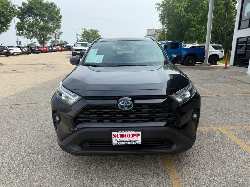 Toyota RAV4 Hybrid Vehicle Image 02
