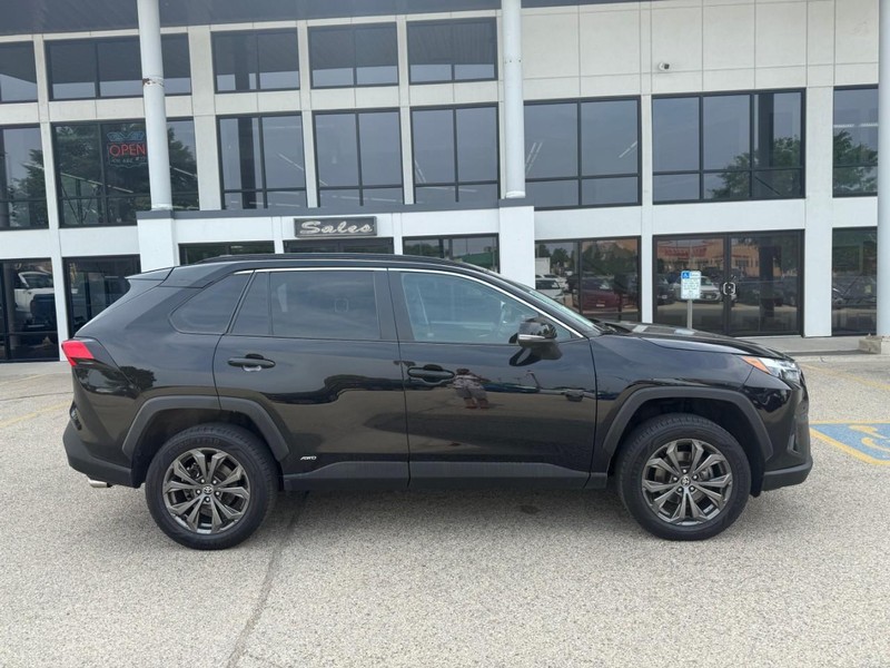 Toyota RAV4 Hybrid Vehicle Image 04