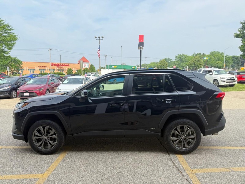 Toyota RAV4 Hybrid Vehicle Image 08