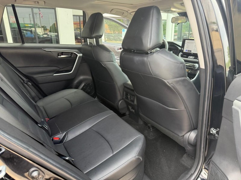 Toyota RAV4 Hybrid Vehicle Image 16