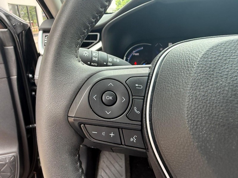 Toyota RAV4 Hybrid Vehicle Image 22